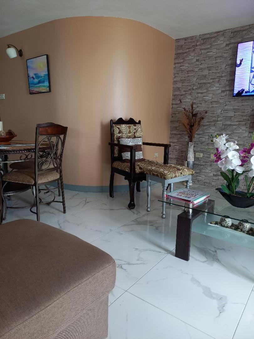 Sea Castles La Vue Apartamento Montego Bay